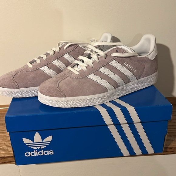 Adidas Gazelles - Women’s size 7.5 - Picture 2 of 4